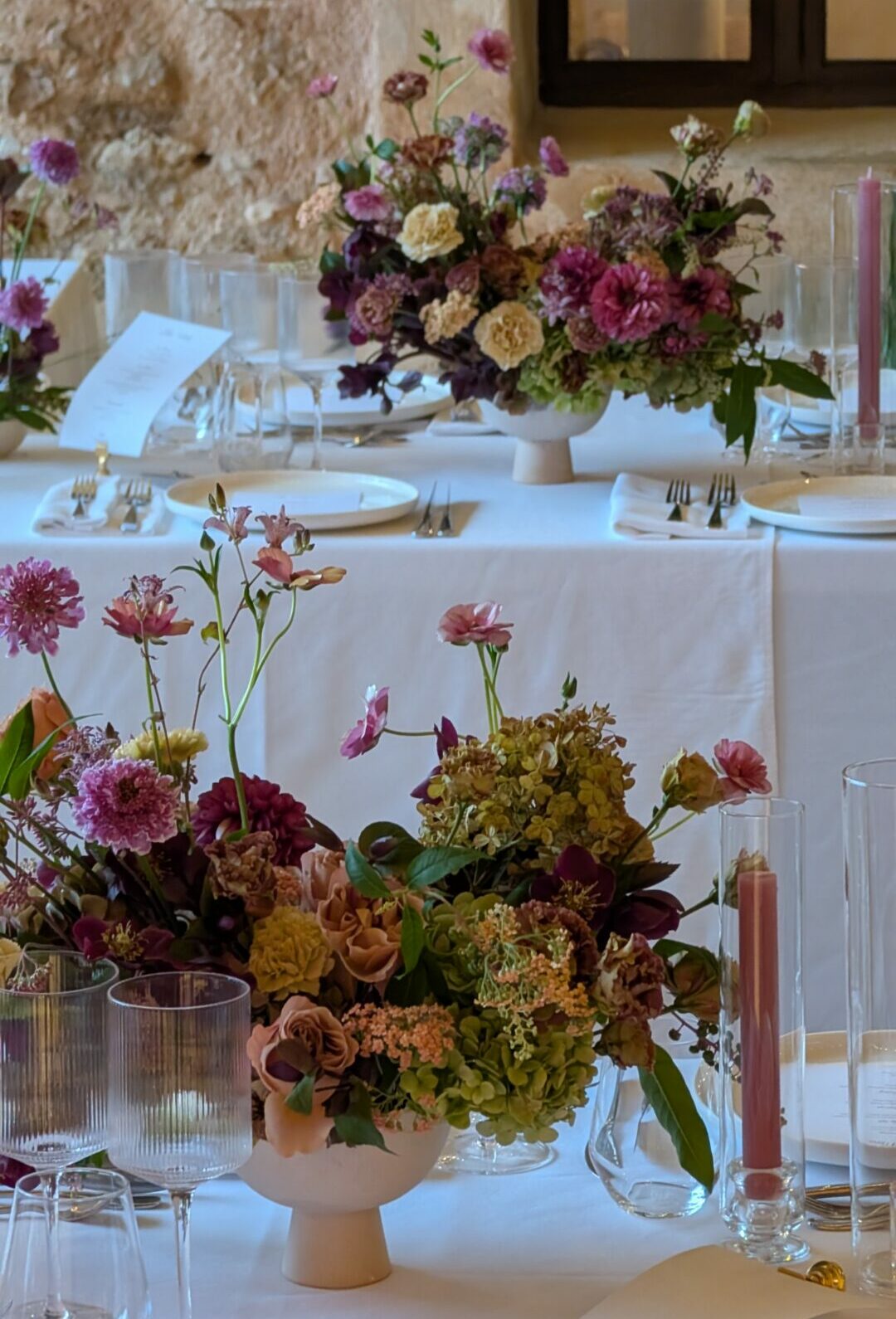 Seasonal arrangement, warm autumnal tones